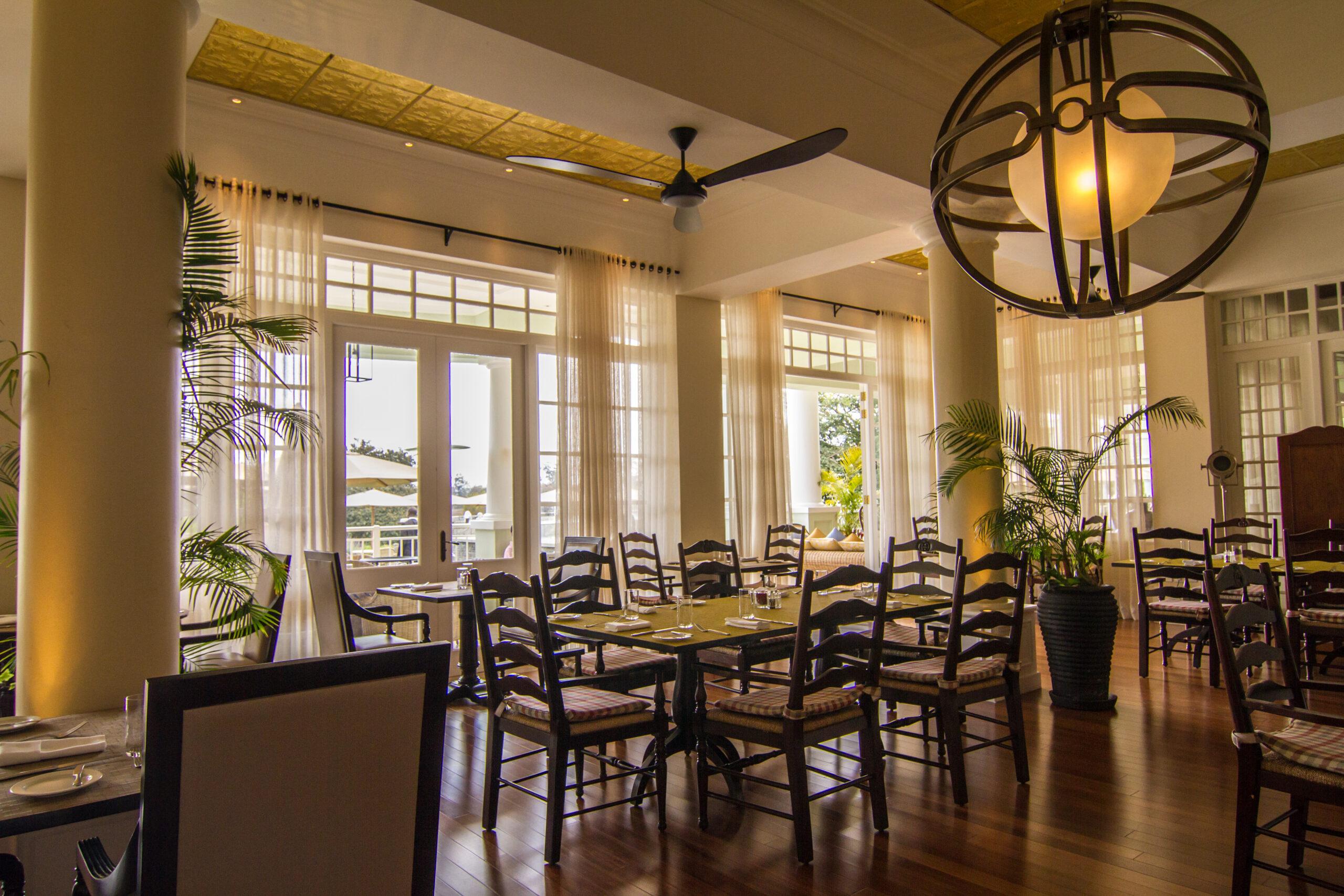 hemingways-brasserie-scaled